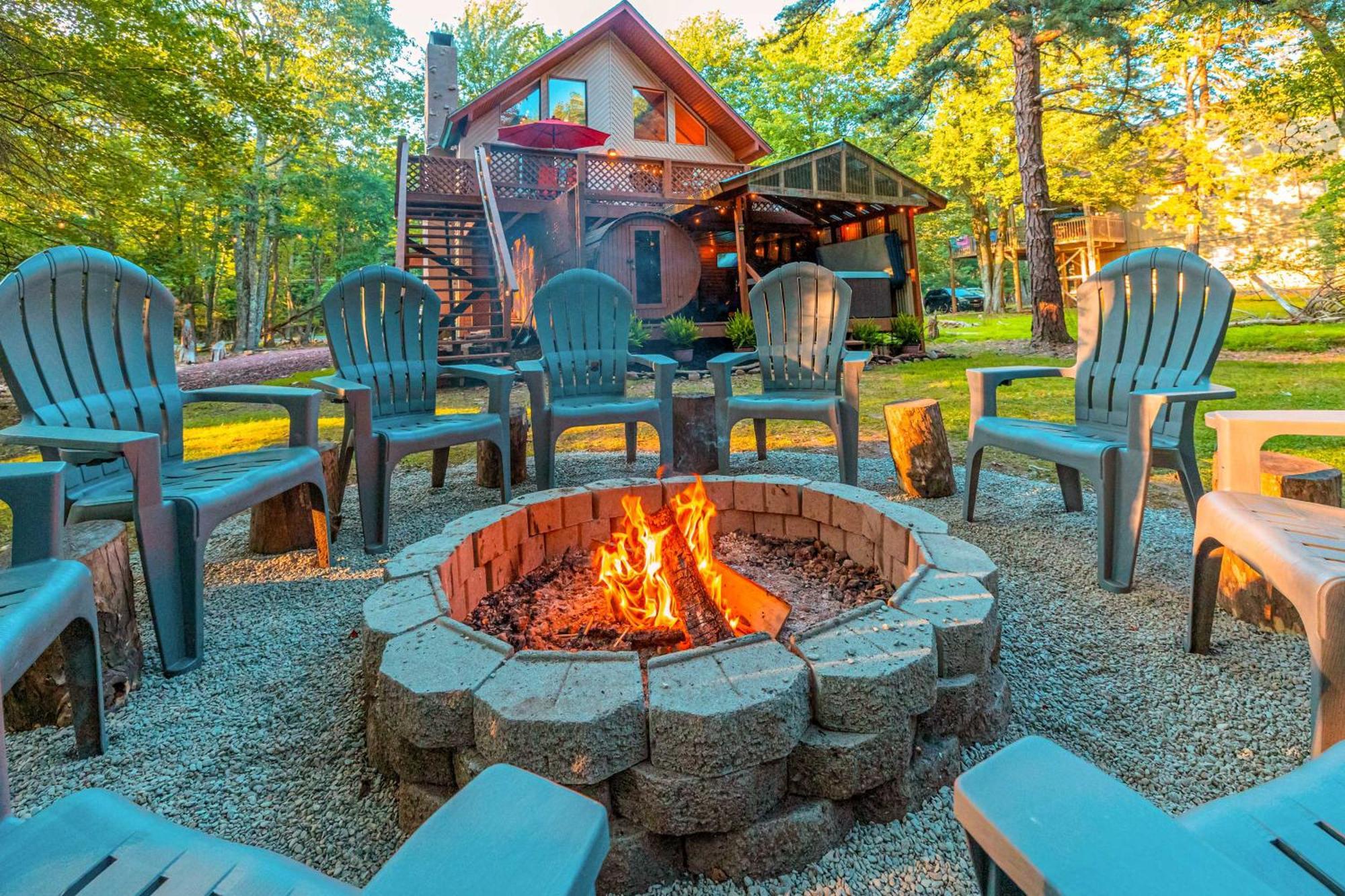 Poconos Ski Retreat With Sauna, Hot Tub, And Game Room Lake Harmony Exterior foto